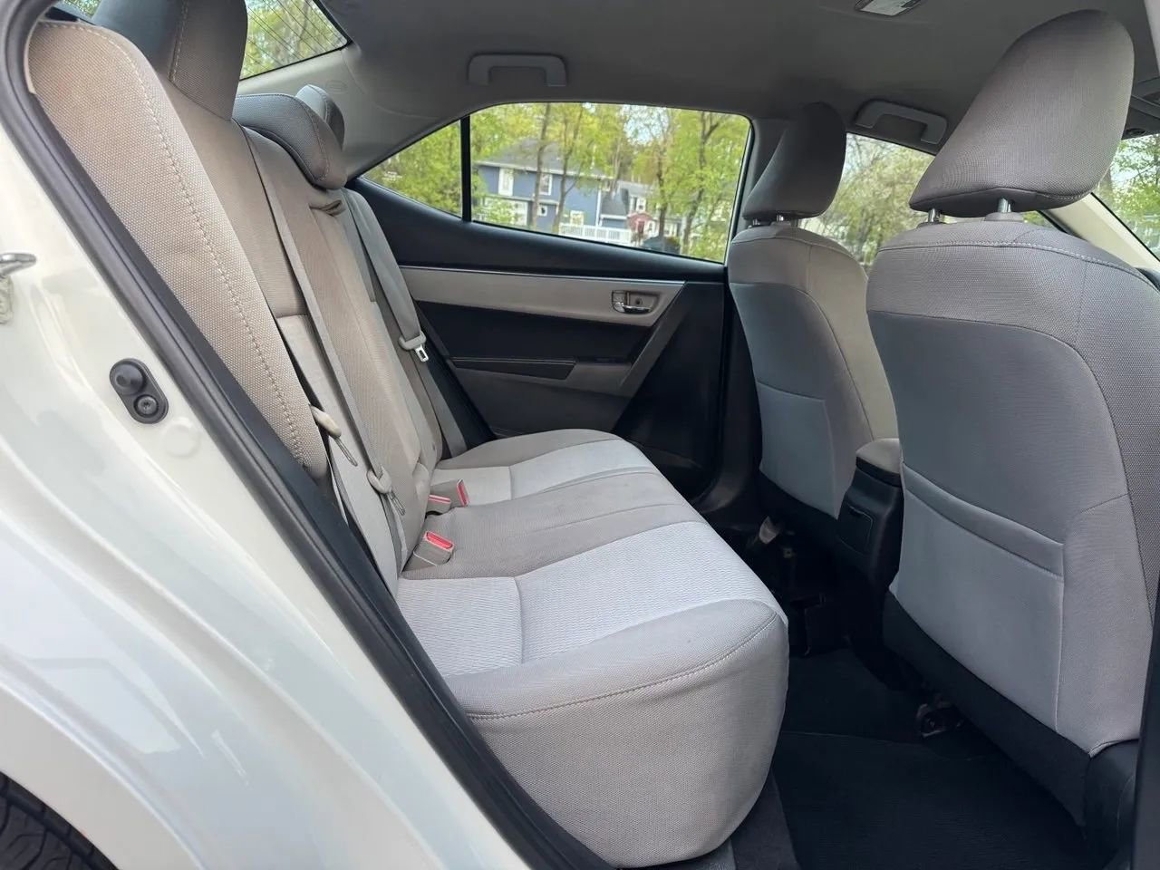 Used 2016 Toyota Corolla LE FWD image 15
