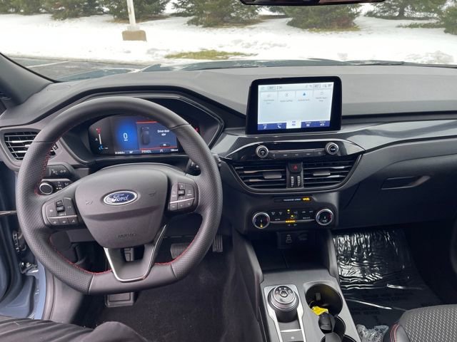 Used 2025 Ford Escape ST-Line image 14