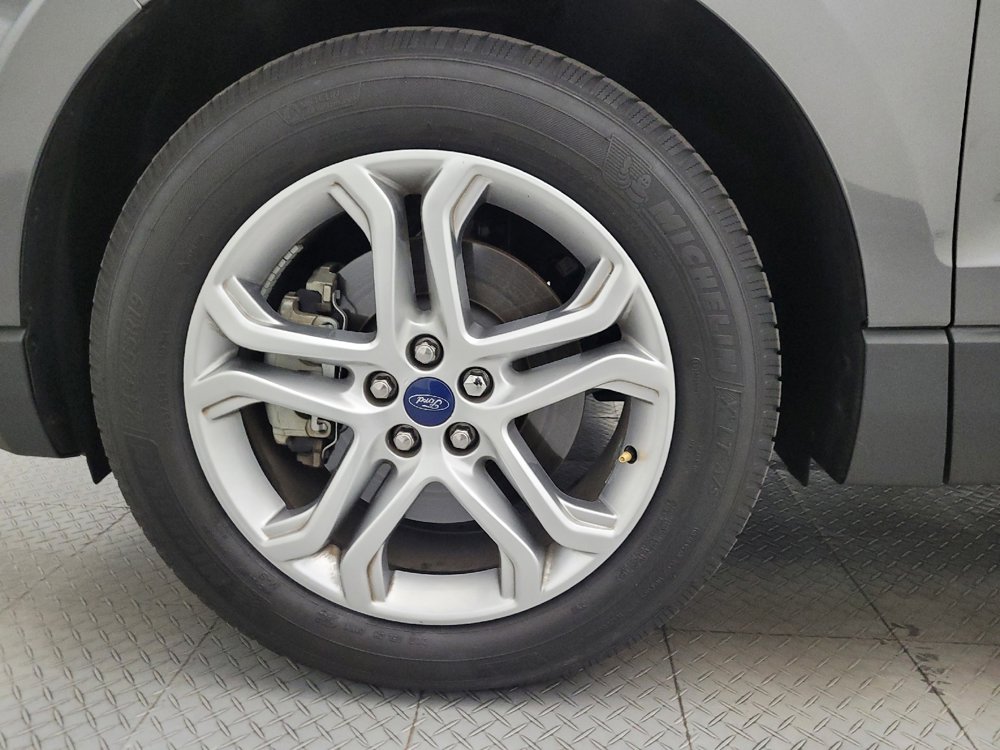 Used 2016 Ford Edge Titanium w/ Technology Package image 31