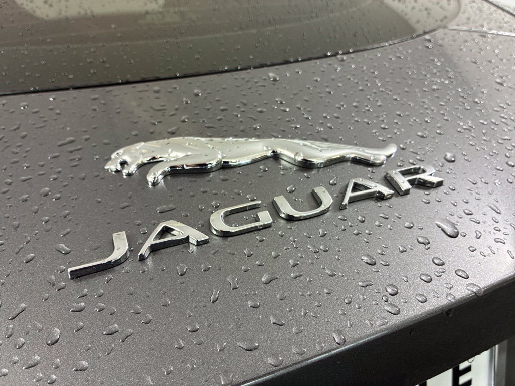 Used 2017 Jaguar F-TYPE R AWD/4WD image 32