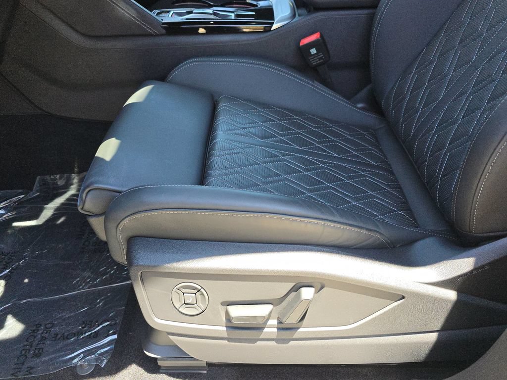 Certified 2025 Audi SQ5 Premium Plus w/ Premium Plus Package AWD/4WD image 17