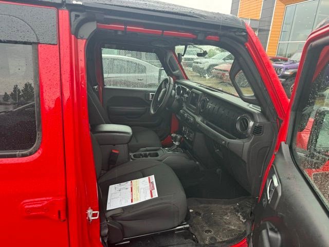 Used 2022 Jeep Gladiator Sport AWD/4WD image 3