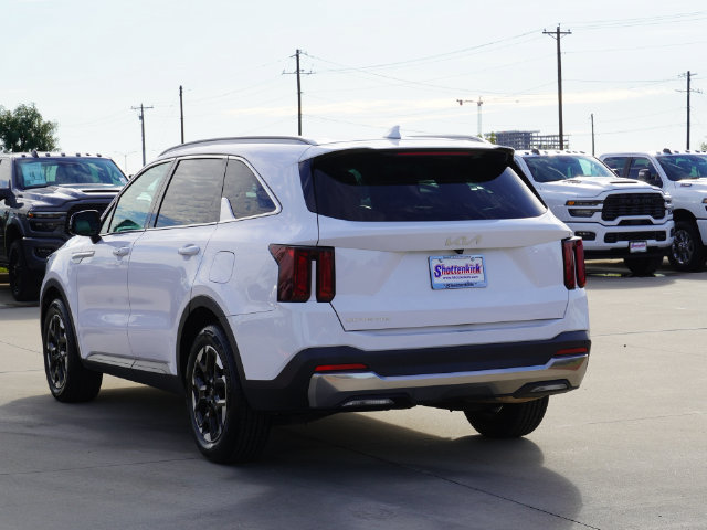 Used 2024 Kia Sorento S FWD image 3