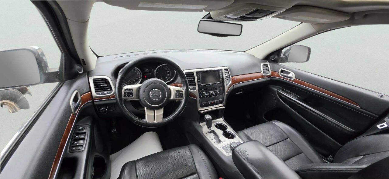 Used 2013 Jeep Grand Cherokee Limited w/ Luxury Group II AWD/4WD image 9