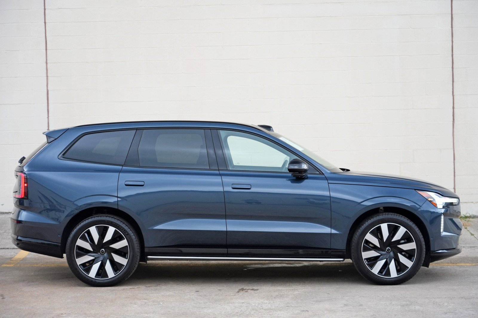 Used 2025 Volvo EX90 Ultra AWD/4WD image 53