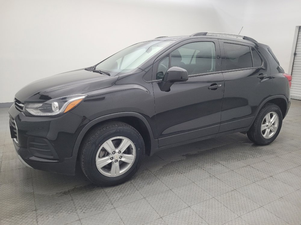 Used 2021 Chevrolet Trax LT w/ LT Convenience Package image 2