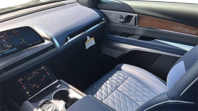 New 2026 Cadillac Vistiq Premium Luxury image 17