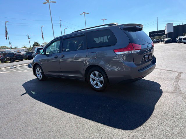 Used 2014 Toyota Sienna LE FWD image 15