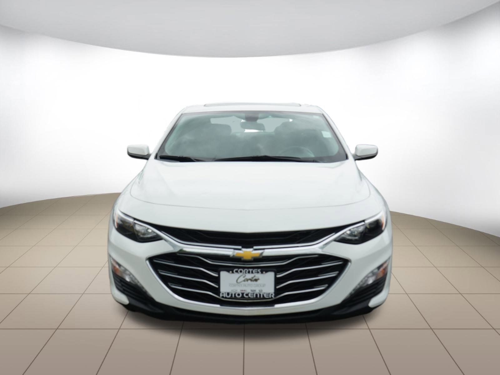 Used 2022 Chevrolet Malibu LT image 2