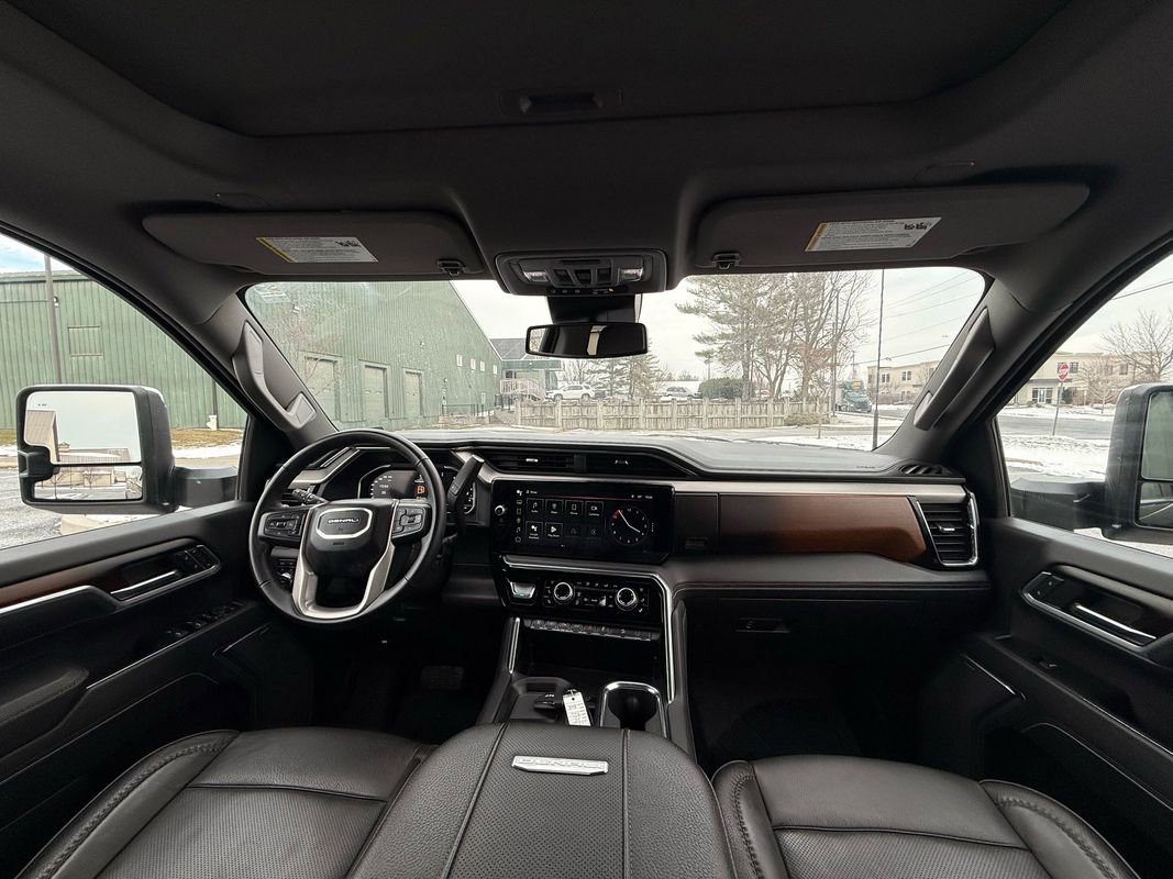 Used 2025 GMC Sierra 2500 Denali image 15