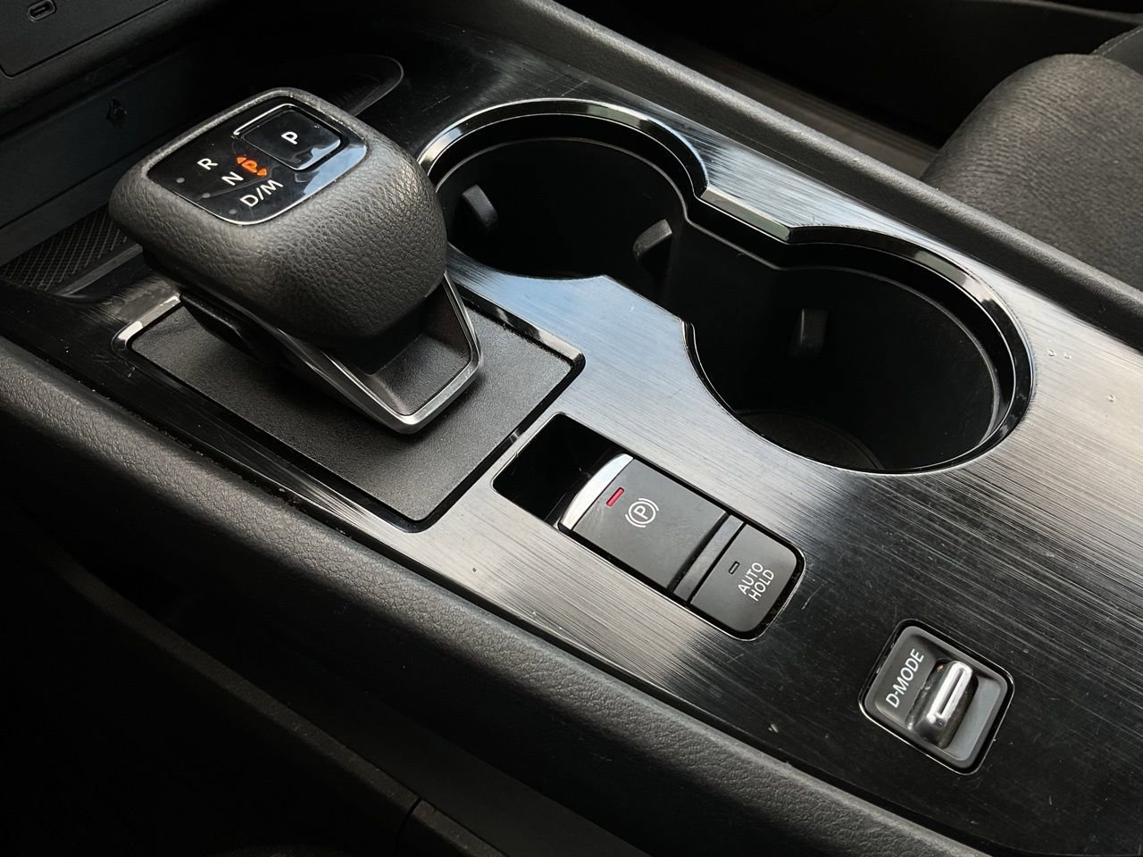 Used 2025 Nissan Rogue SV image 34