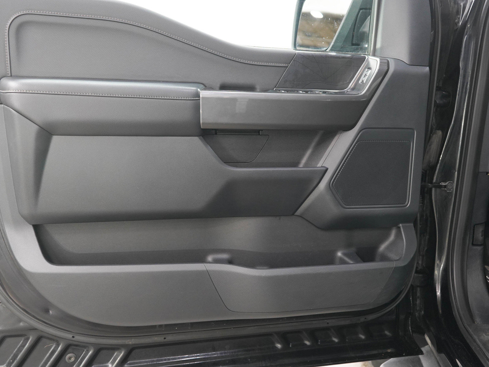Used 2022 Ford F150 XLT w/ Equipment Group 302A High AWD/4WD image 18