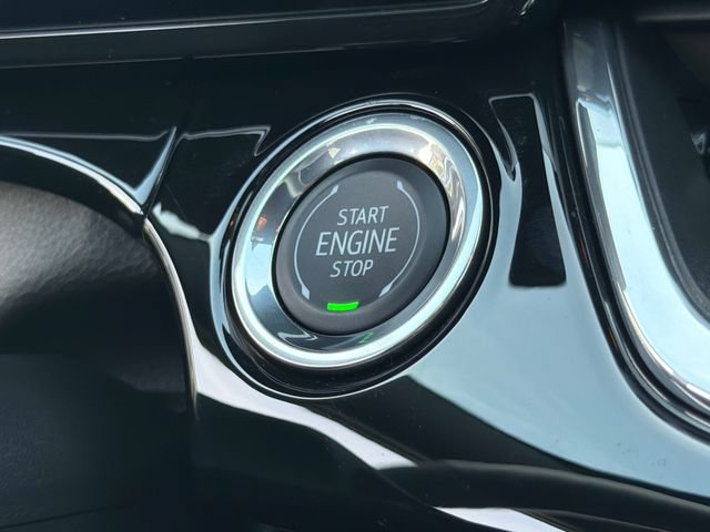 Used 2025 Chevrolet Trax RS w/ Driver Confidence Package FWD image 30