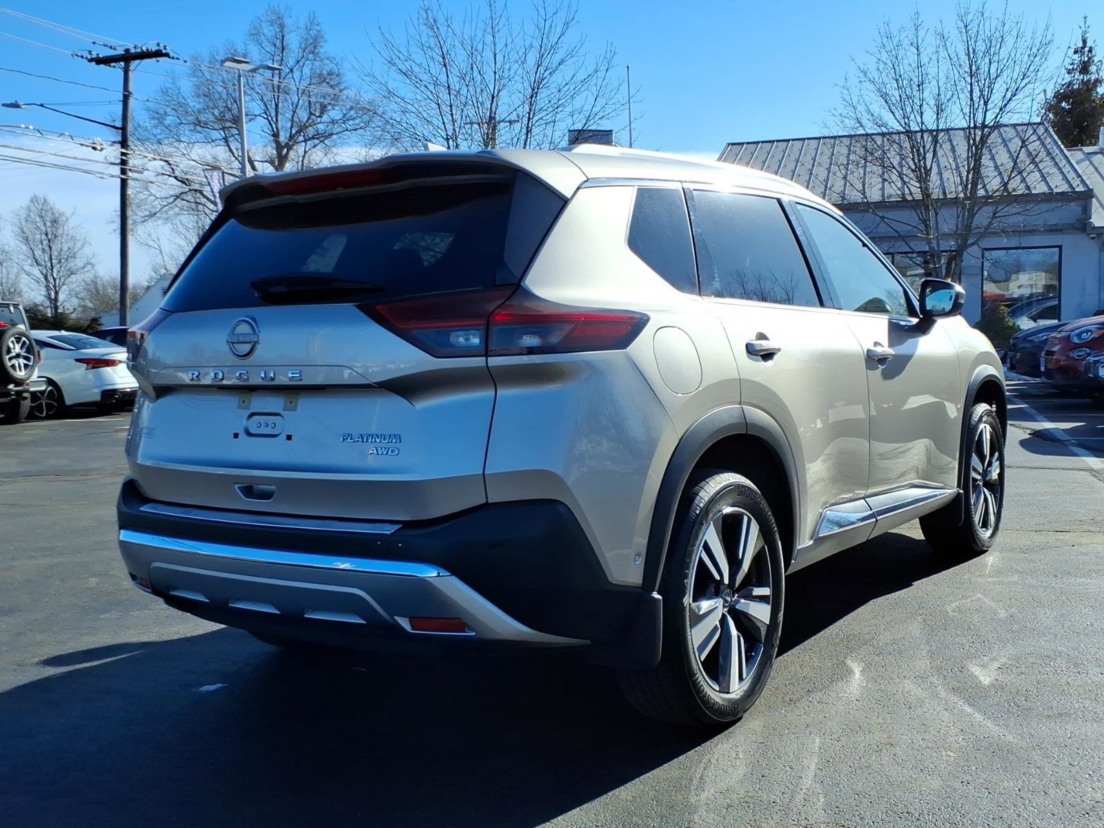 Used 2022 Nissan Rogue Platinum w/ Head-Up Display Package image 3