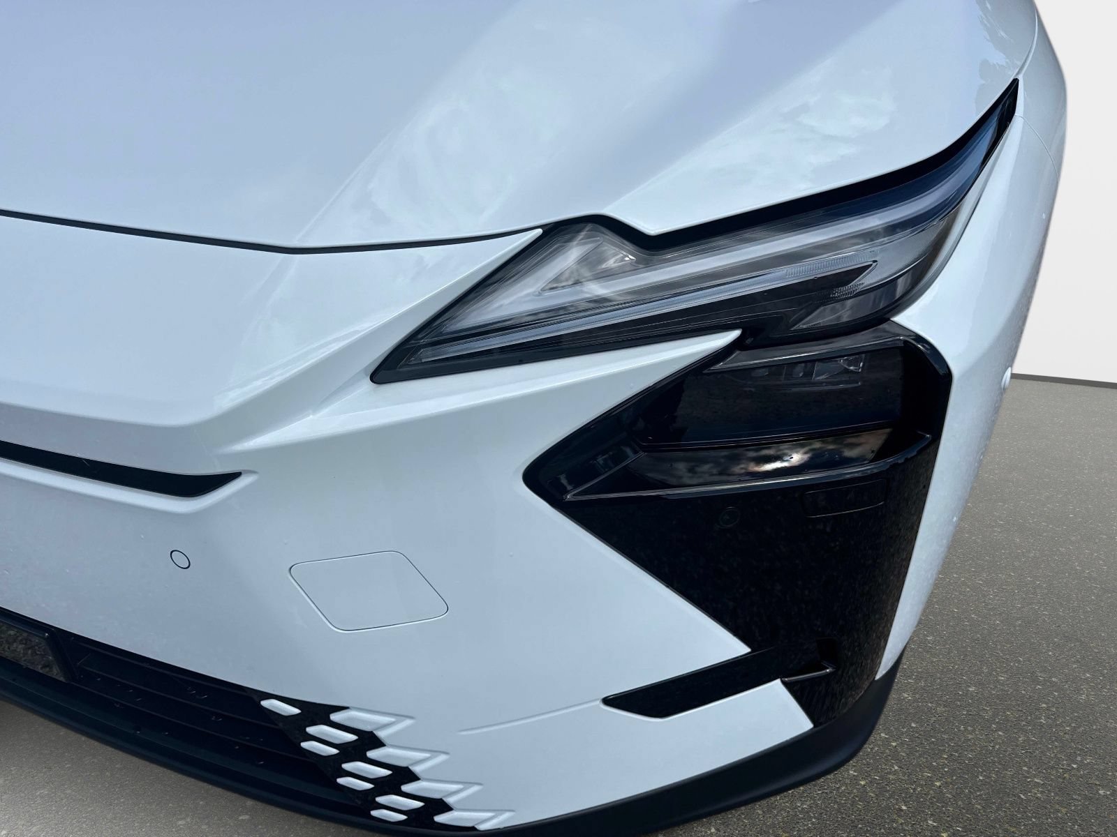 New 2026 Lexus ES 350h AWD w/ Cold Area Package image 9
