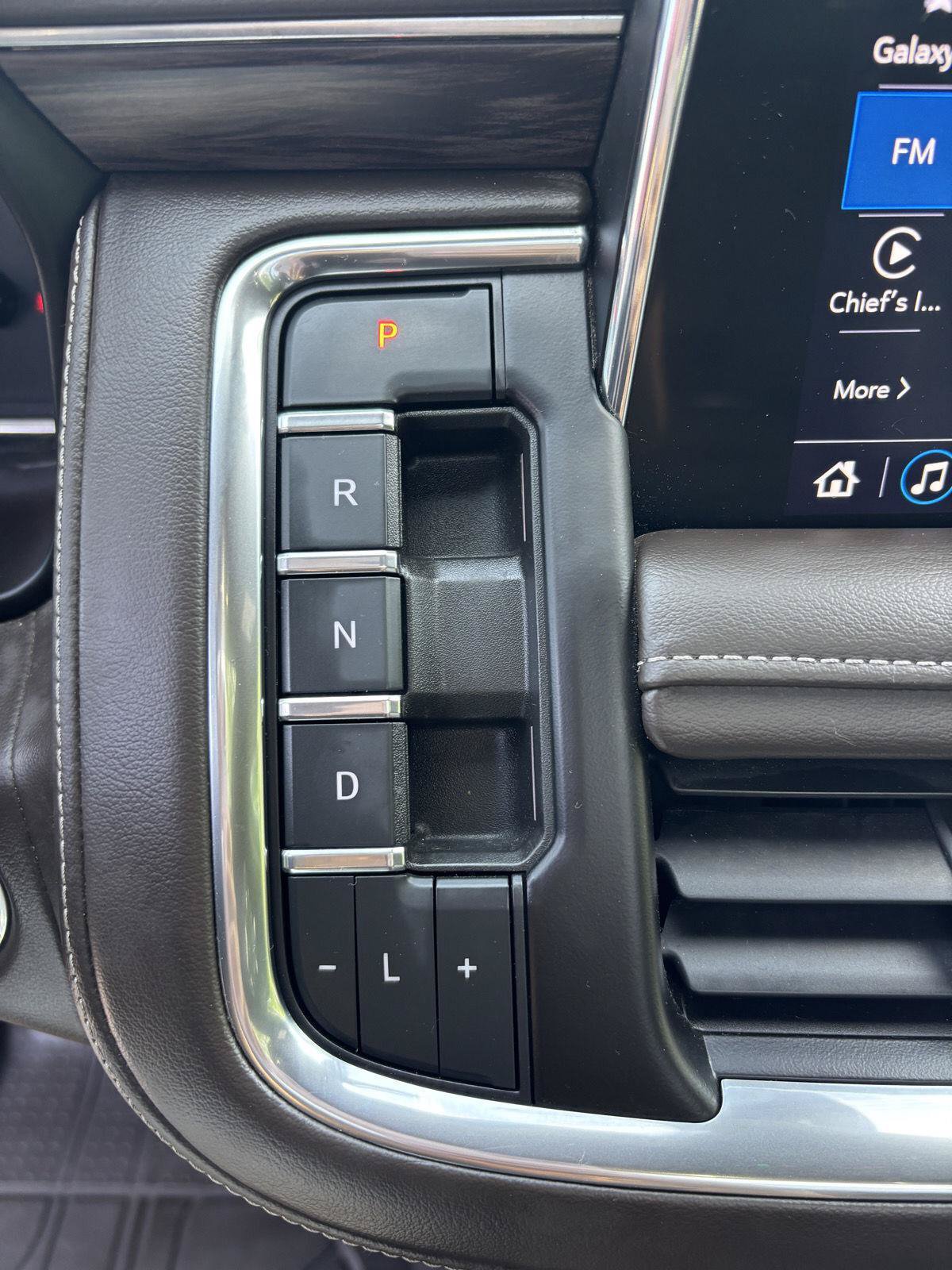 Used 2021 Chevrolet Suburban LT AWD/4WD image 26