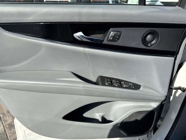 Certified 2021 Lincoln Nautilus Reserve w/ Equipment Group 201A image 11