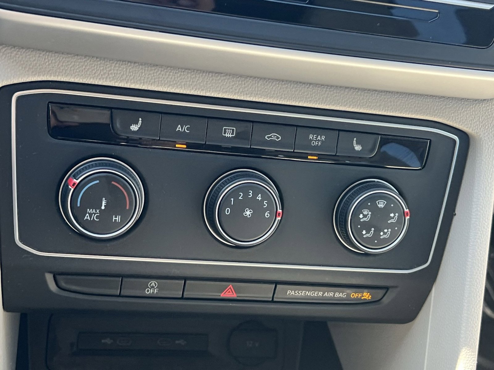 Used 2023 Volkswagen Atlas SE FWD image 29