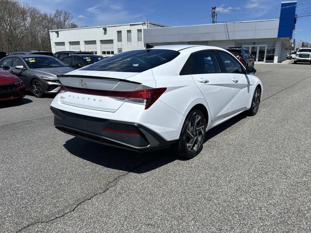 Certified 2025 Hyundai Elantra Sport FWD image 3