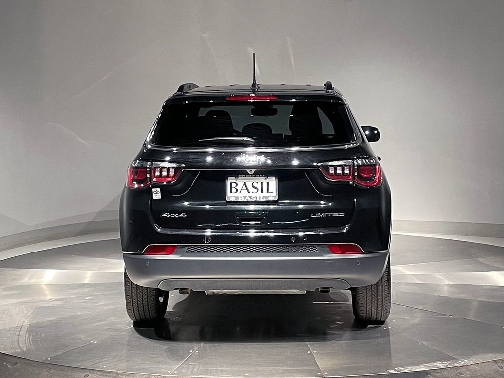 Used 2025 Jeep Compass Limited image 12