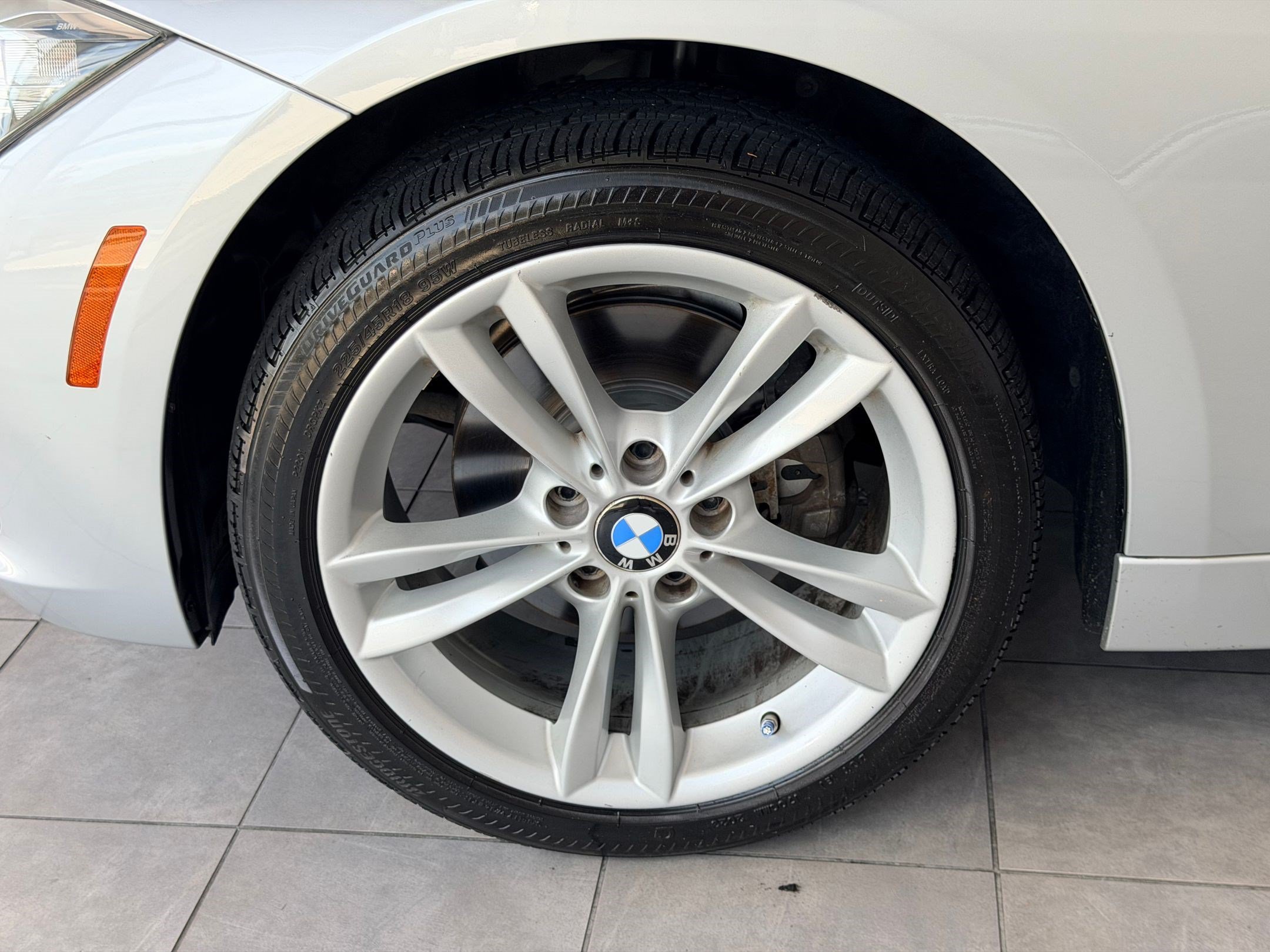 Used 2016 BMW 320i Sedan RWD image 11