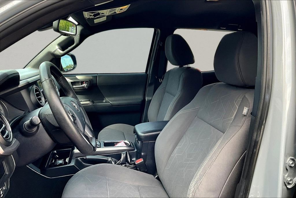 Used 2019 Toyota Tacoma TRD Off-Road AWD/4WD image 20