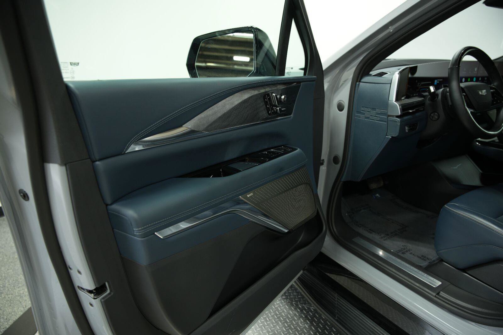 Certified 2026 Cadillac Escalade IQ Sport 2 AWD/4WD image 35