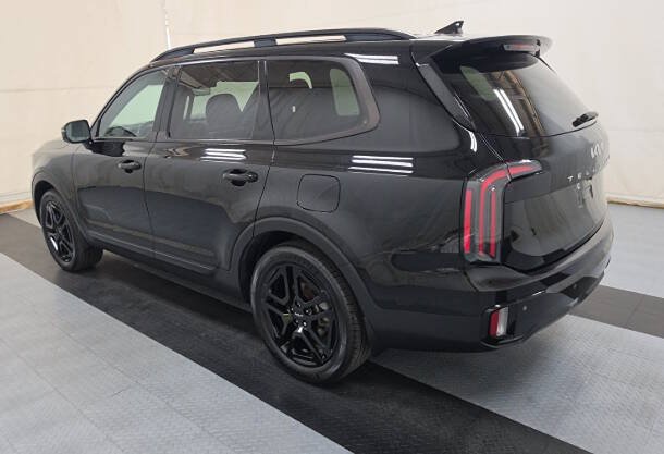 Used 2023 Kia Telluride SX X-Line AWD/4WD image 3