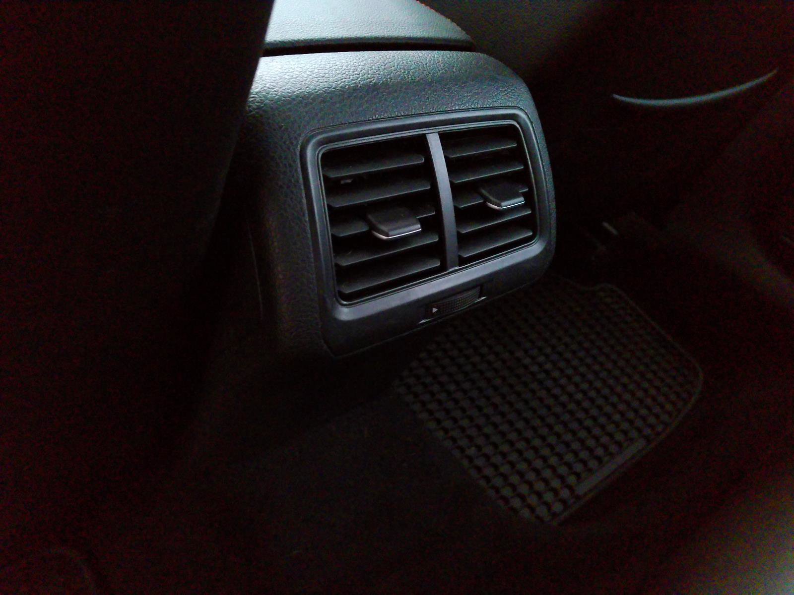 Used 2017 Volkswagen GTI SE image 29