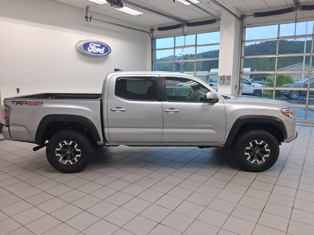 Used 2023 Toyota Tacoma TRD Off-Road w/ Technology Package AWD/4WD image 21