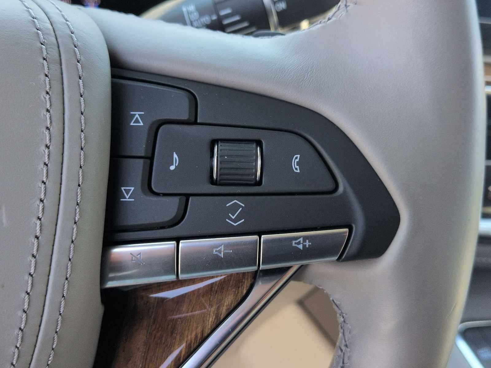 Certified 2024 Cadillac Escalade ESV Sport Platinum w/ LPO, ONYX Package AWD/4WD image 16