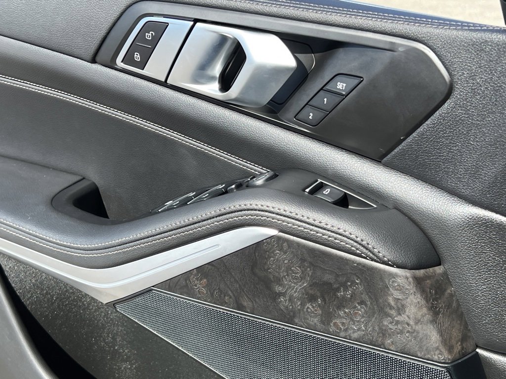 Used 2022 BMW X5 xDrive40i w/ Parking Assistance Package image 30