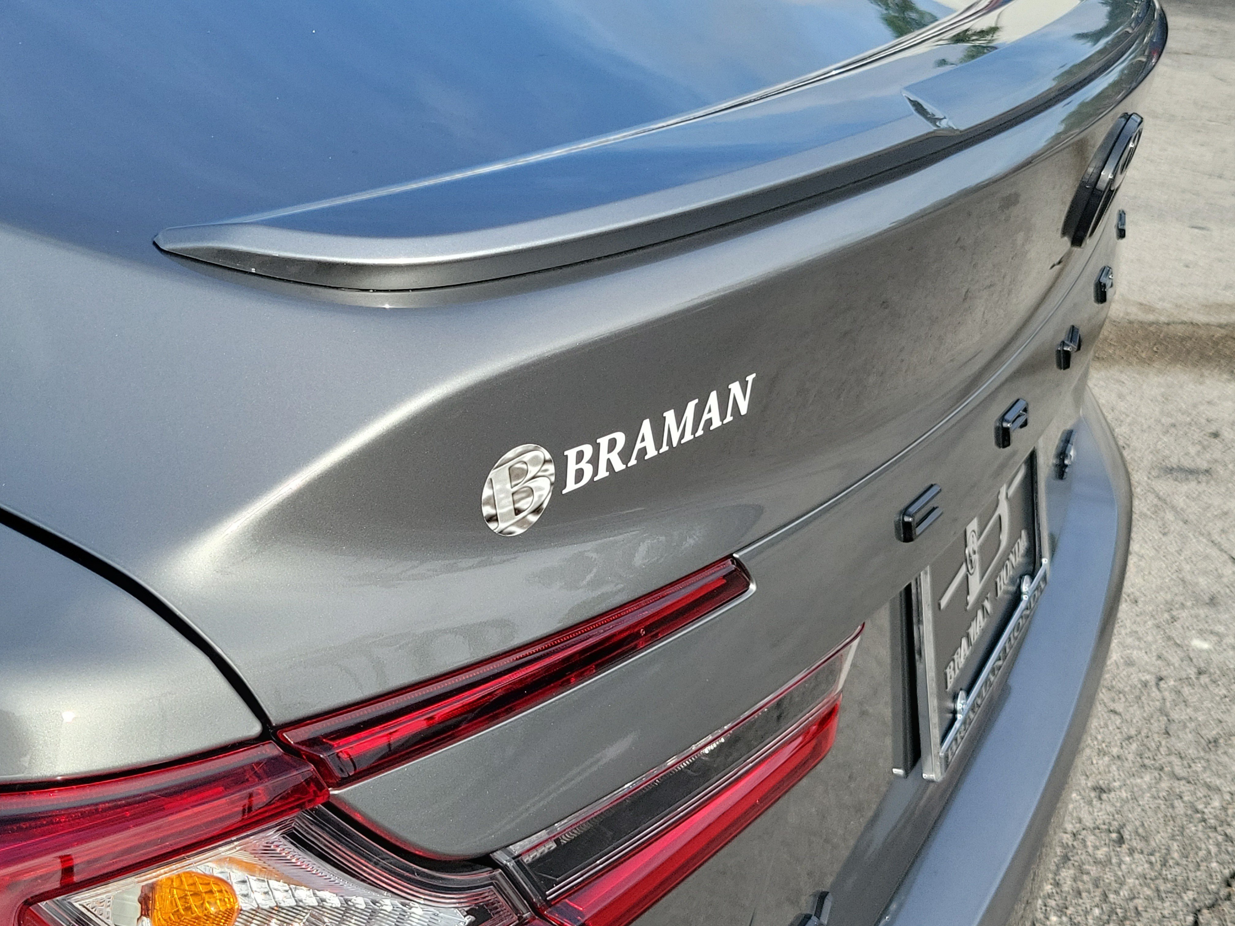 Used 2026 Toyota Camry SE FWD image 5