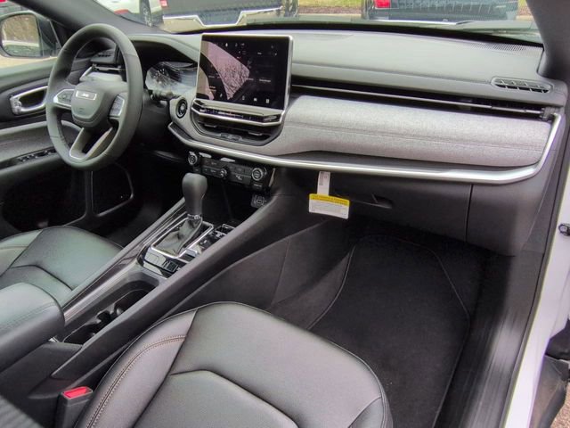 Used 2024 Jeep Compass Latitude w/ Sun and Sound Group AWD/4WD image 27