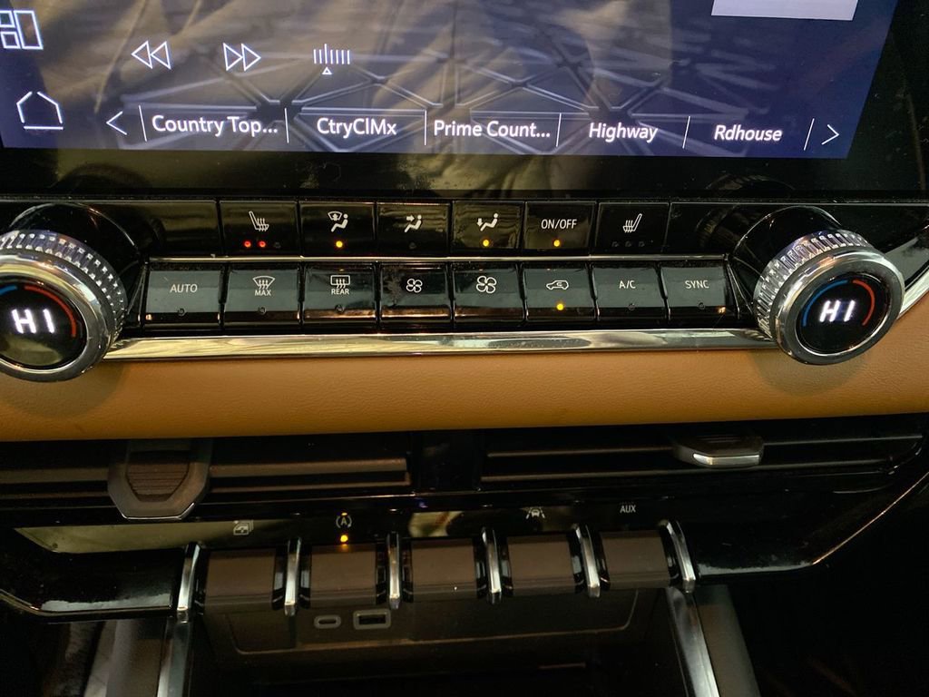 Certified 2023 GMC Canyon AT4 w/ Technology Package image 18