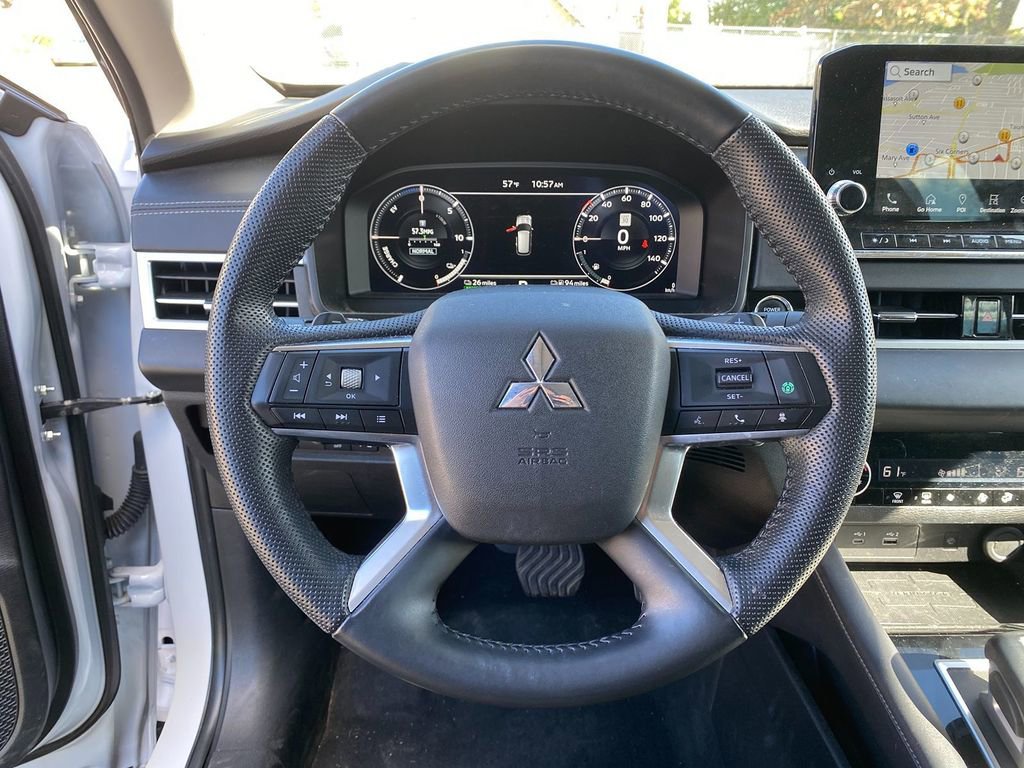 Used 2023 Mitsubishi Outlander SE image 15