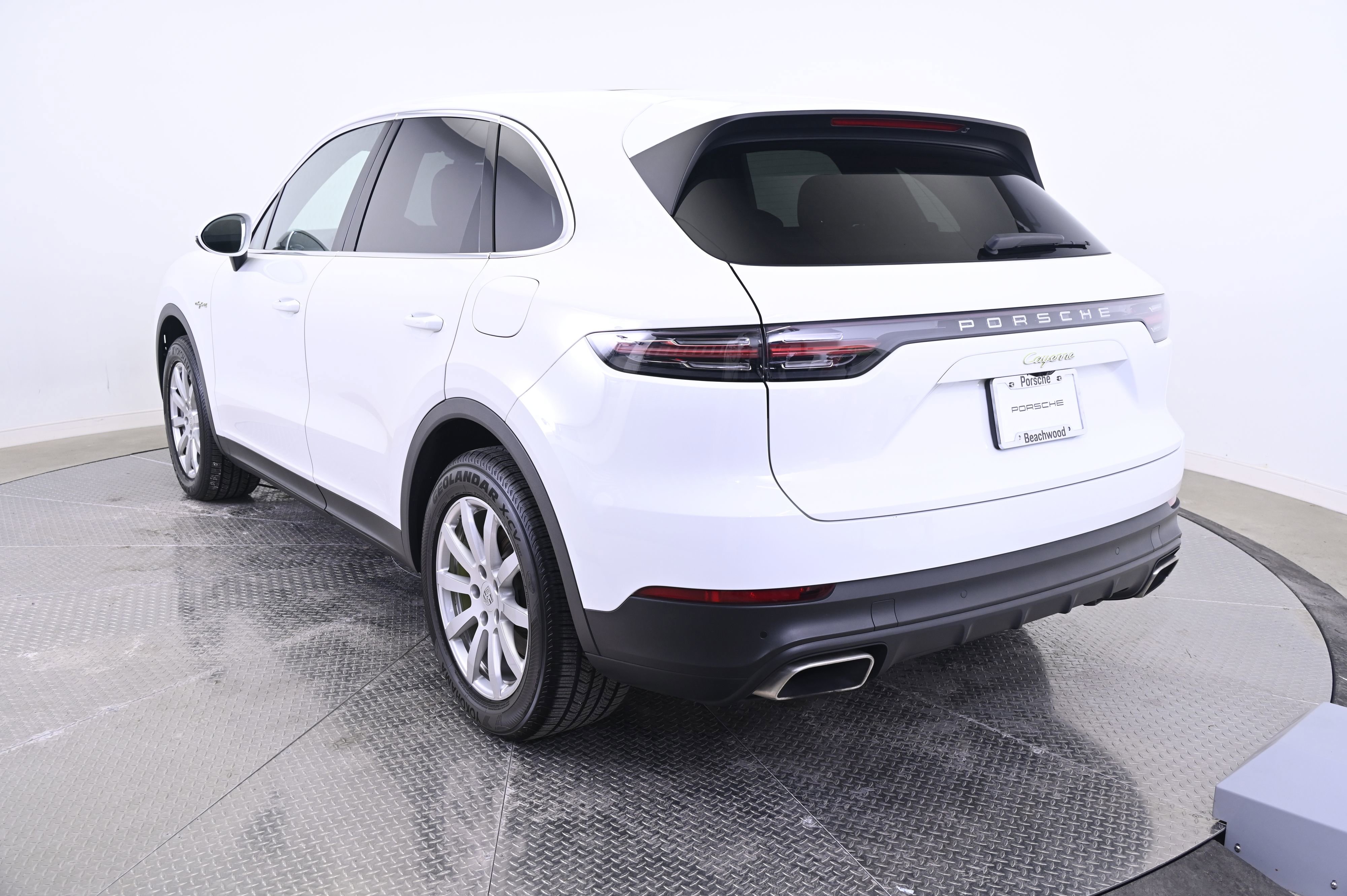 Certified 2022 Porsche Cayenne E-Hybrid image 3