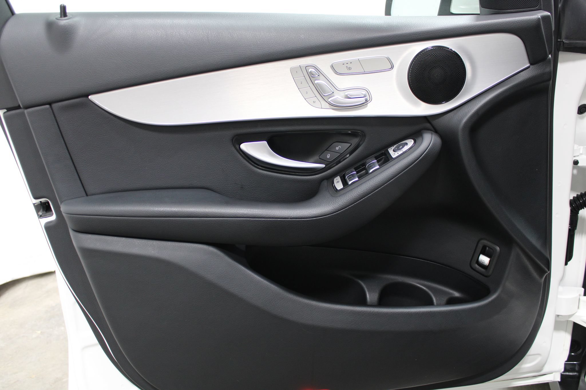 Used 2021 Mercedes-Benz GLC 300 image 11
