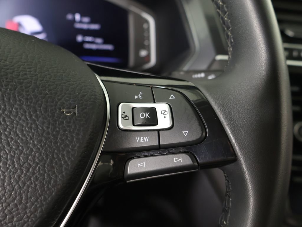 Used 2020 Volkswagen Tiguan SEL AWD/4WD image 47