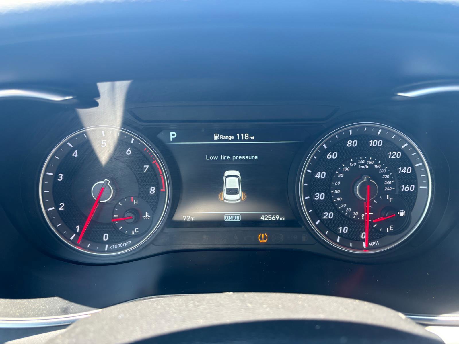 Used 2021 Genesis G70 2.0T image 2