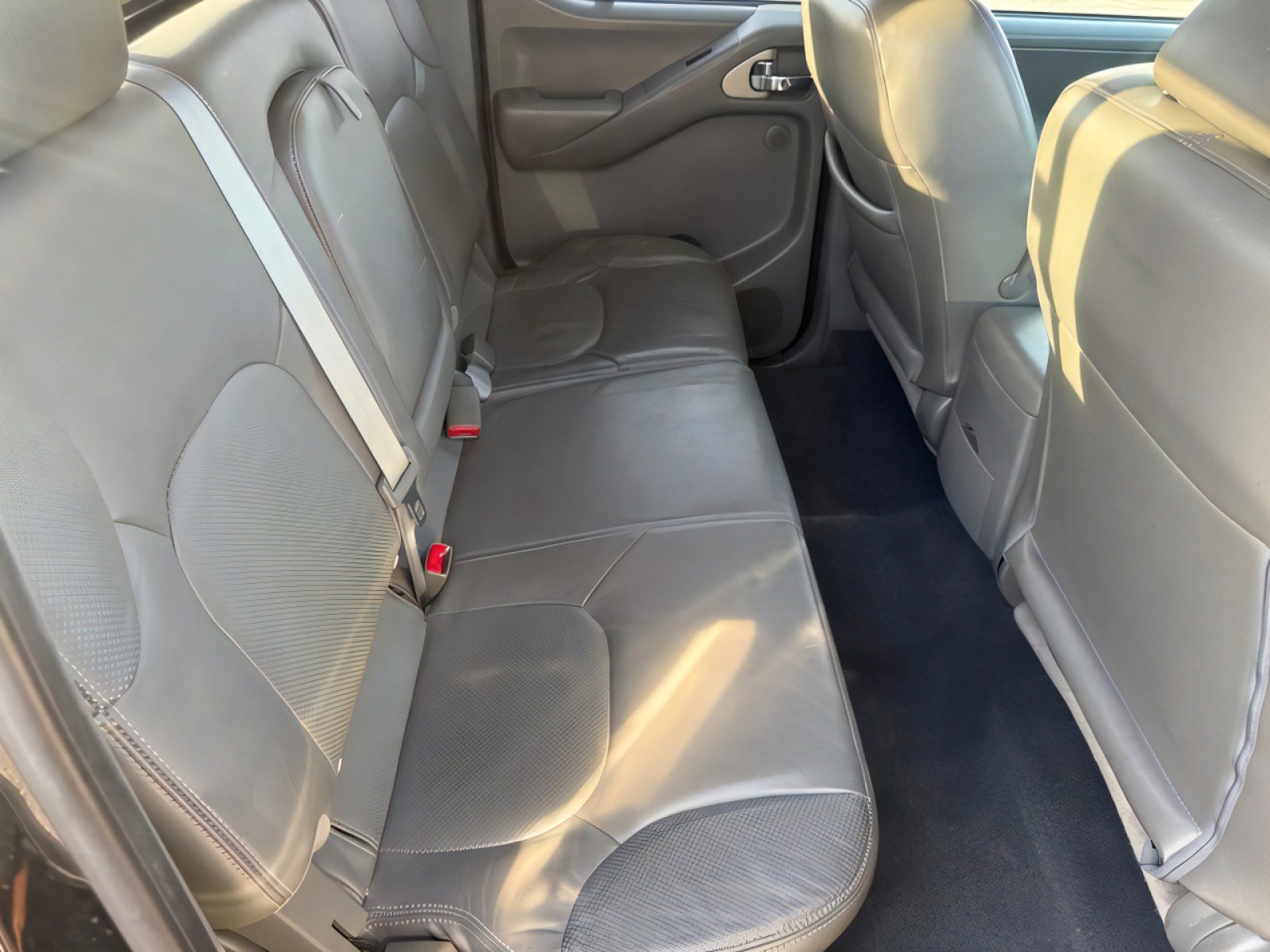 Used 2019 Nissan Frontier SL image 28