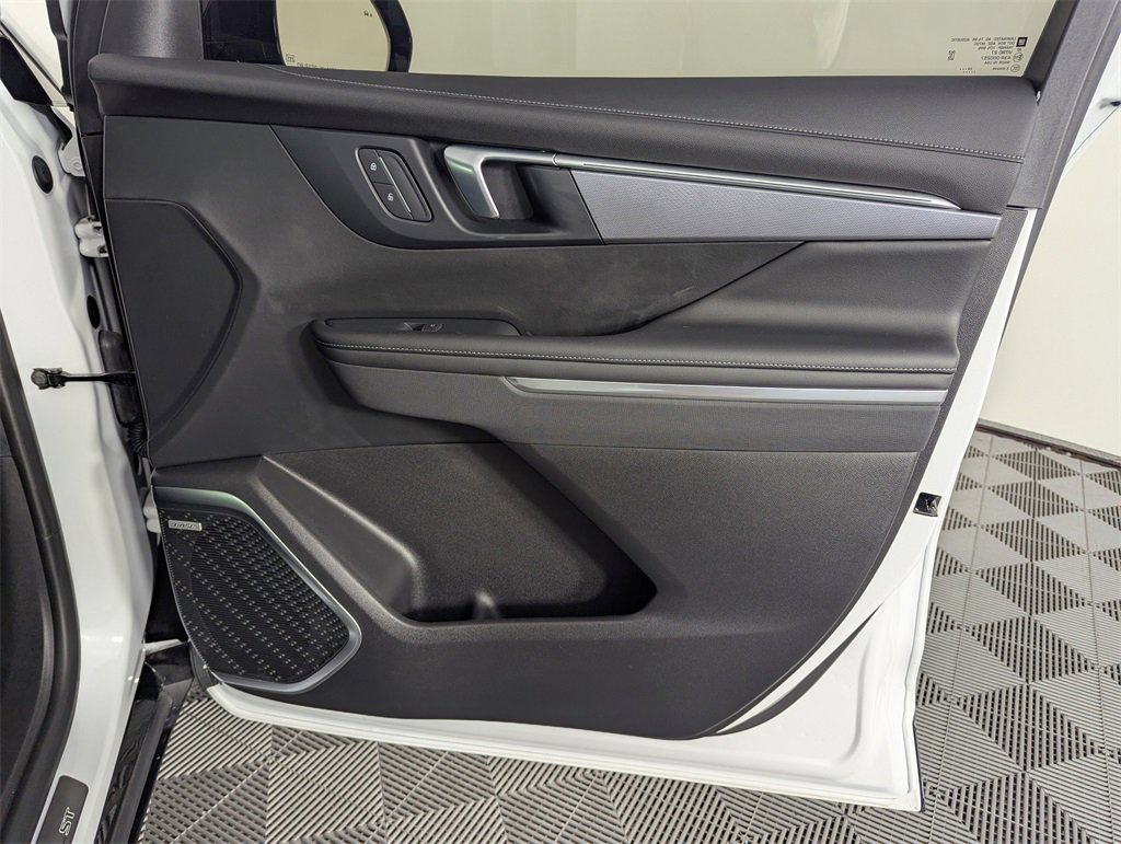 Used 2025 Buick Enclave Sport Touring w/ LPO, All-Weather Package image 37