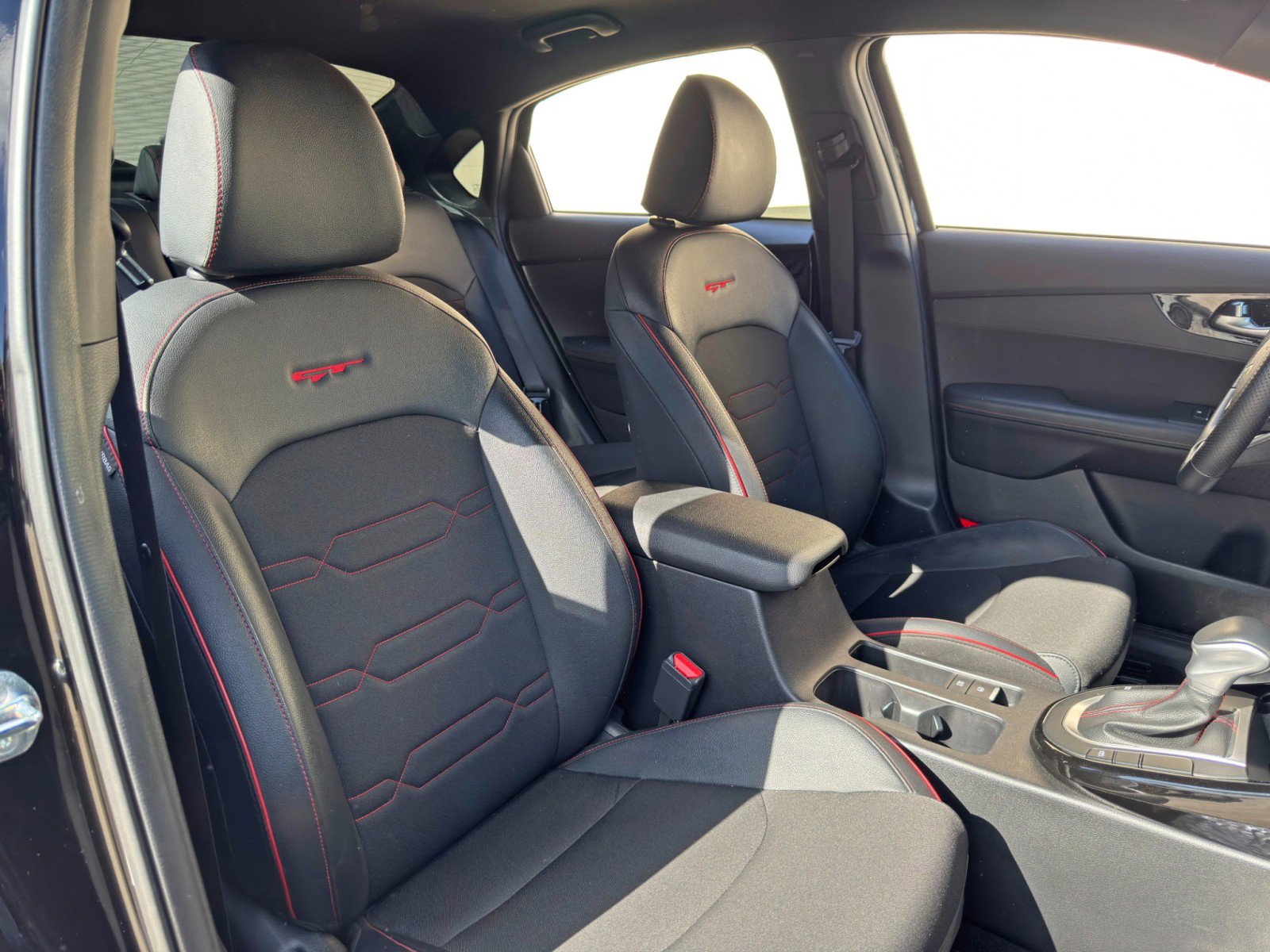 Used 2022 Kia Forte GT w/ GT Technology Package FWD image 33