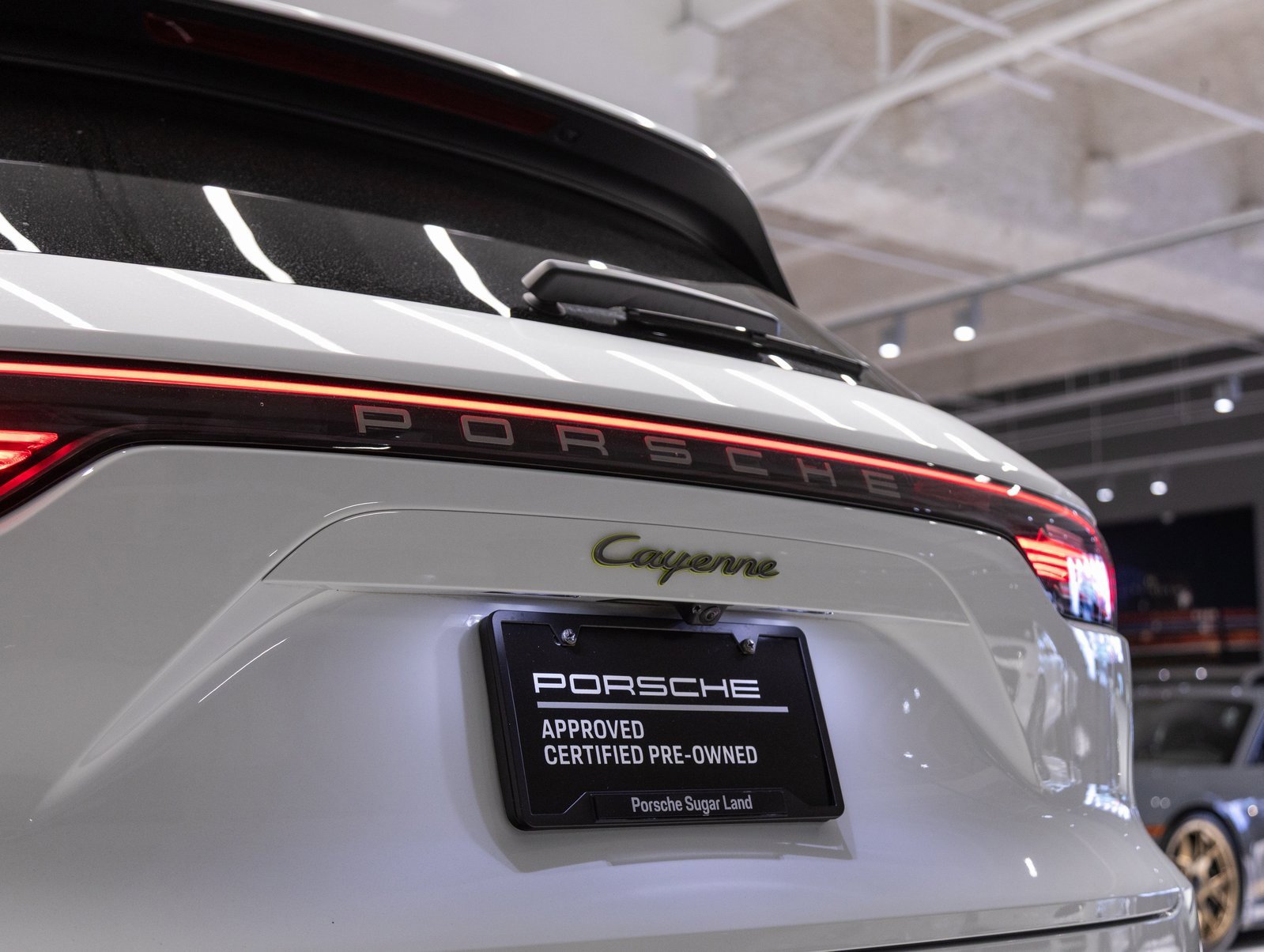 Used 2023 Porsche Cayenne image 33