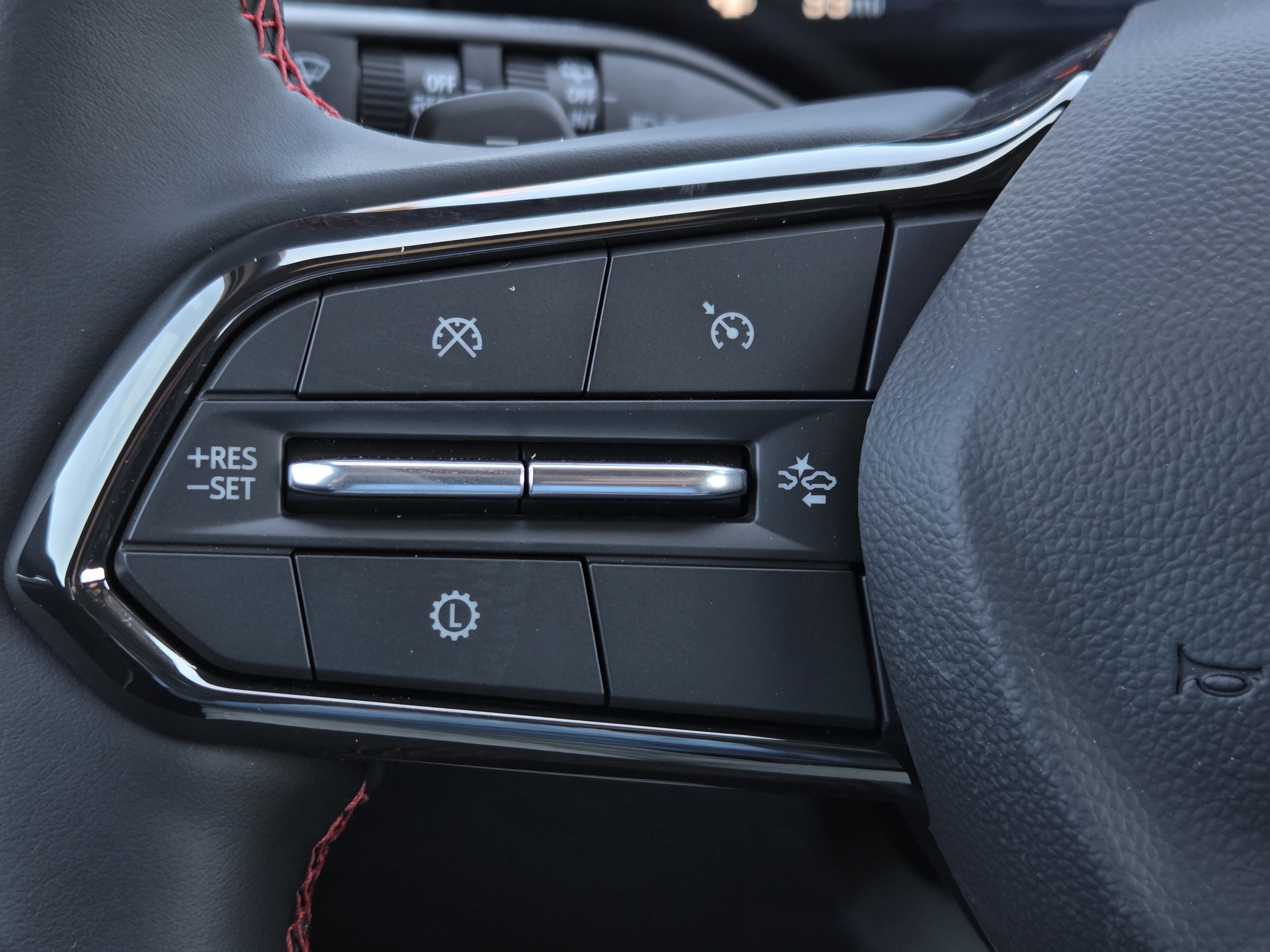 New 2026 Chevrolet Equinox RS w/ Convenience Package III FWD image 13