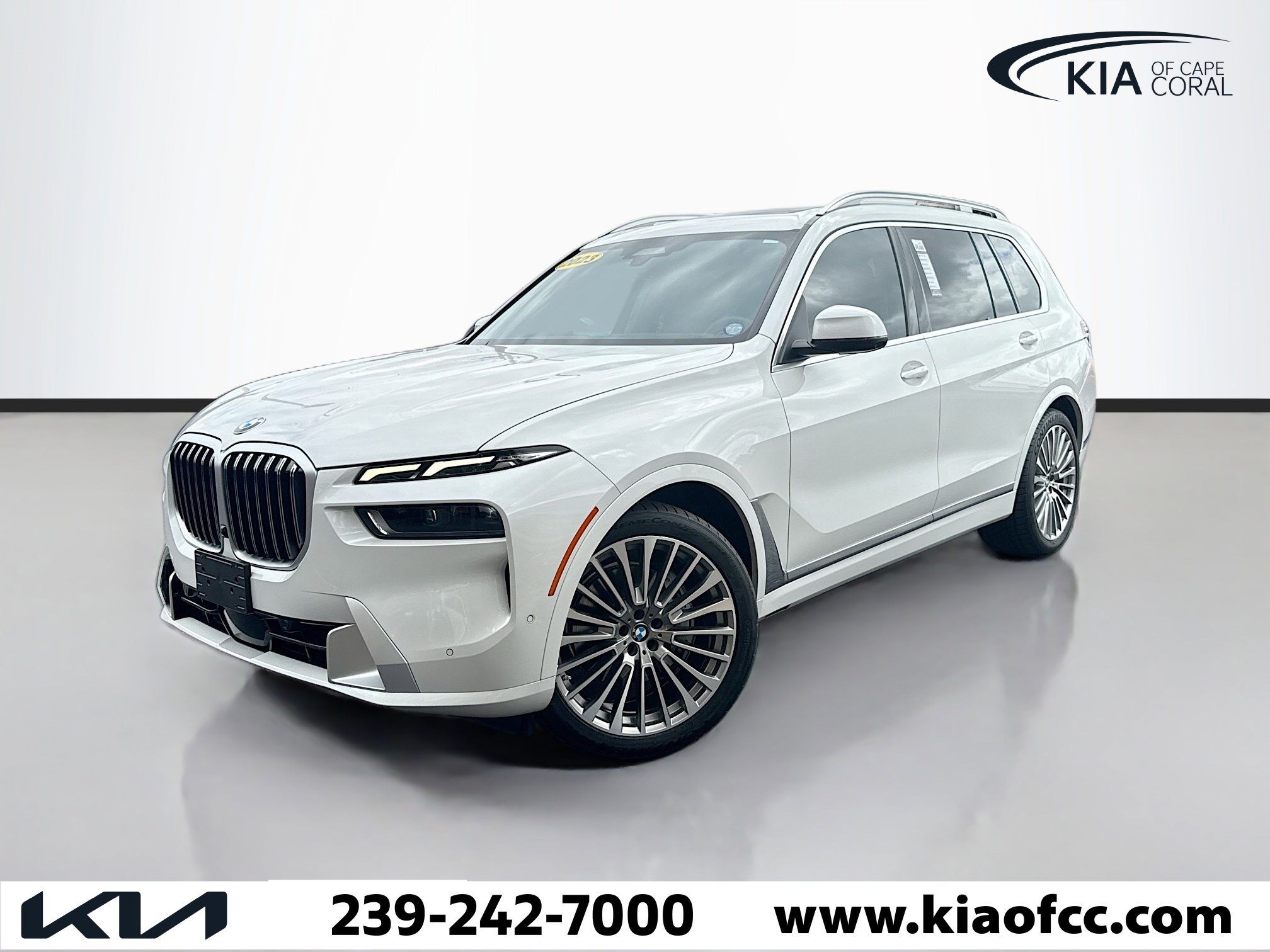Used 2023 BMW X7 xDrive40i w/ Executive Package image 2
