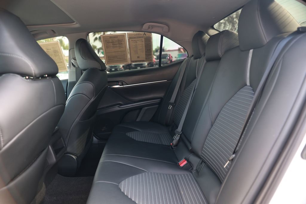 Used 2024 Toyota Camry SE image 33