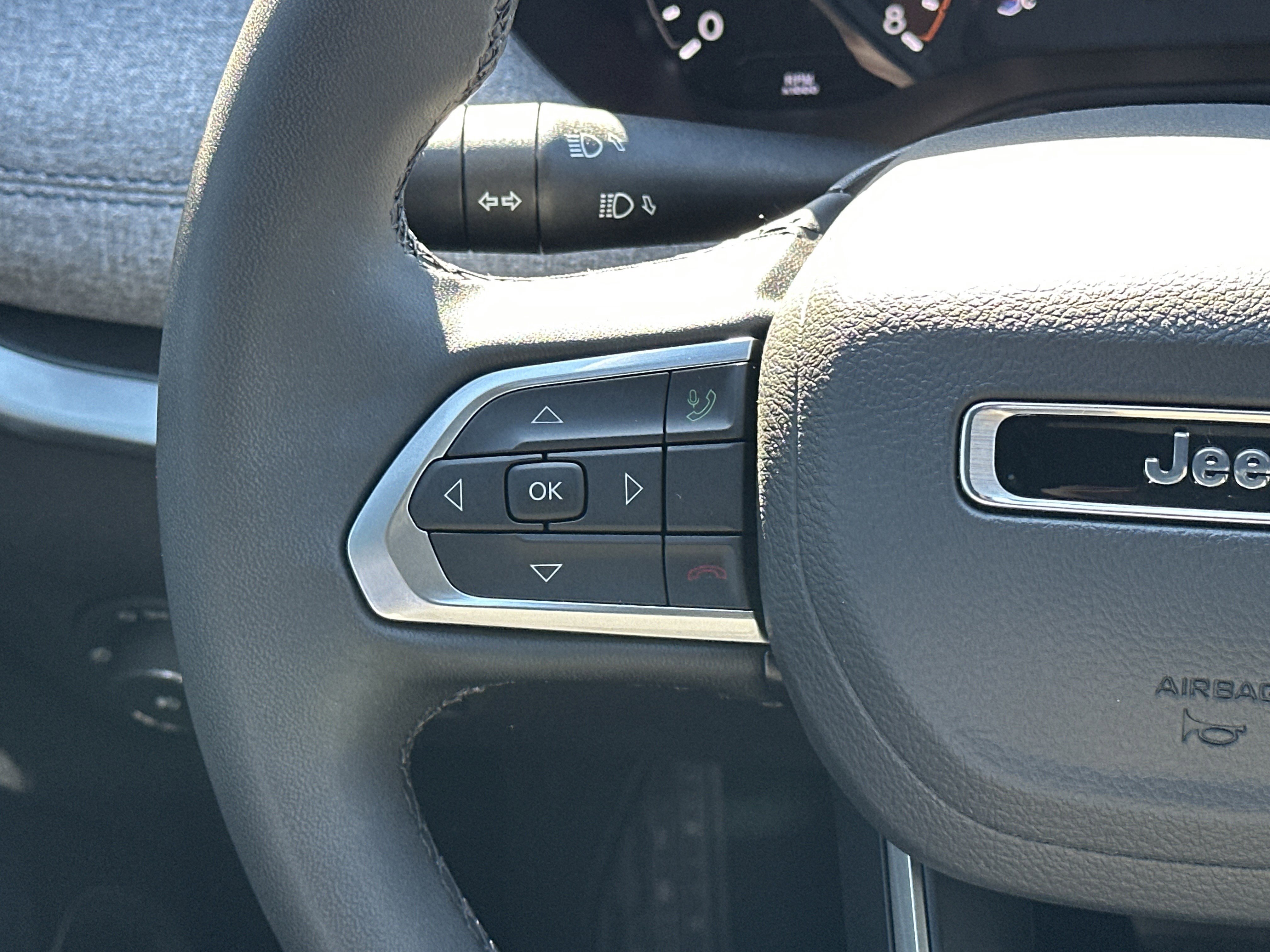 Used 2025 Jeep Compass Latitude image 24