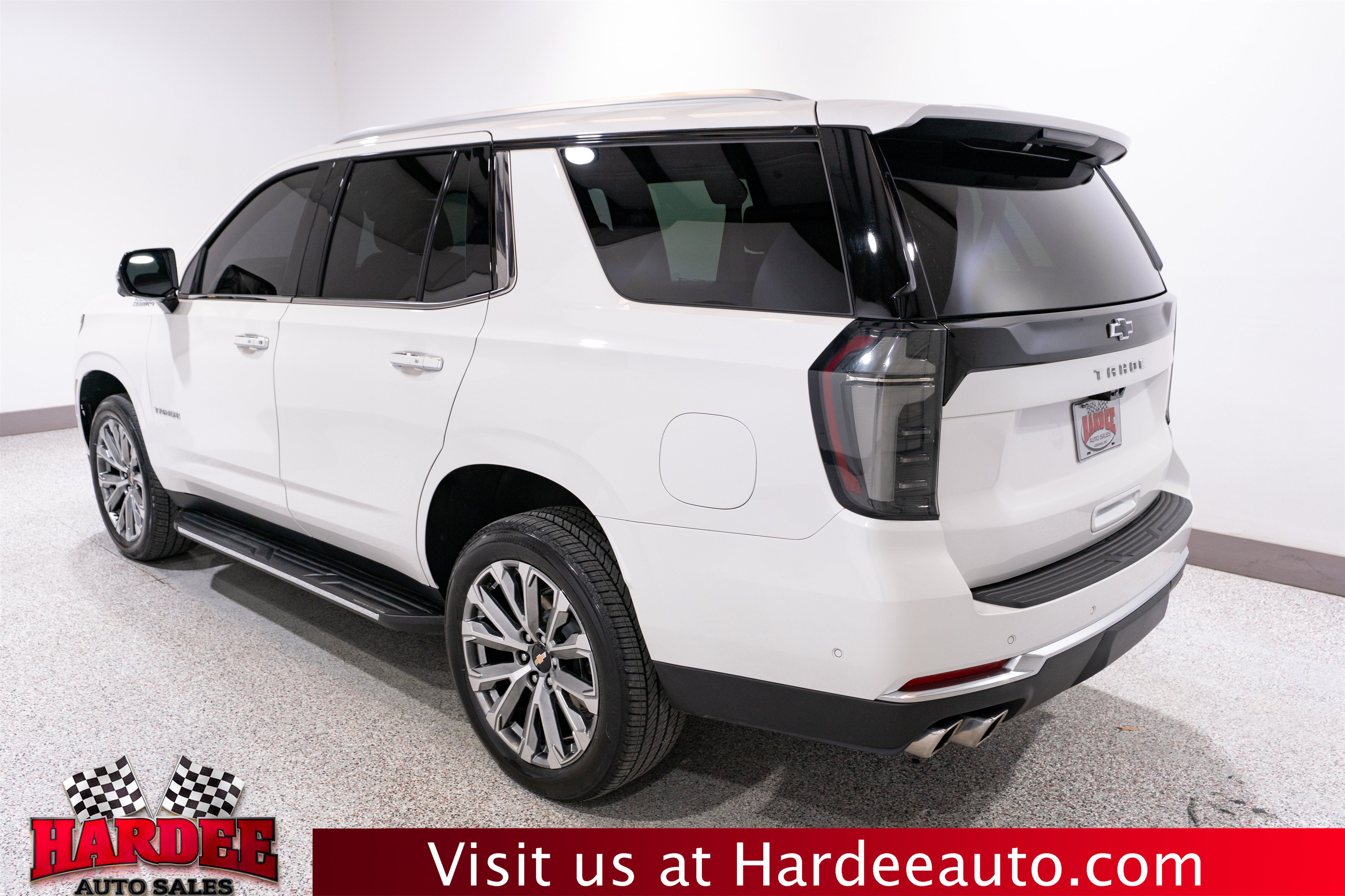 Used 2025 Chevrolet Tahoe High Country w/ LPO, Illumination Package AWD/4WD image 3