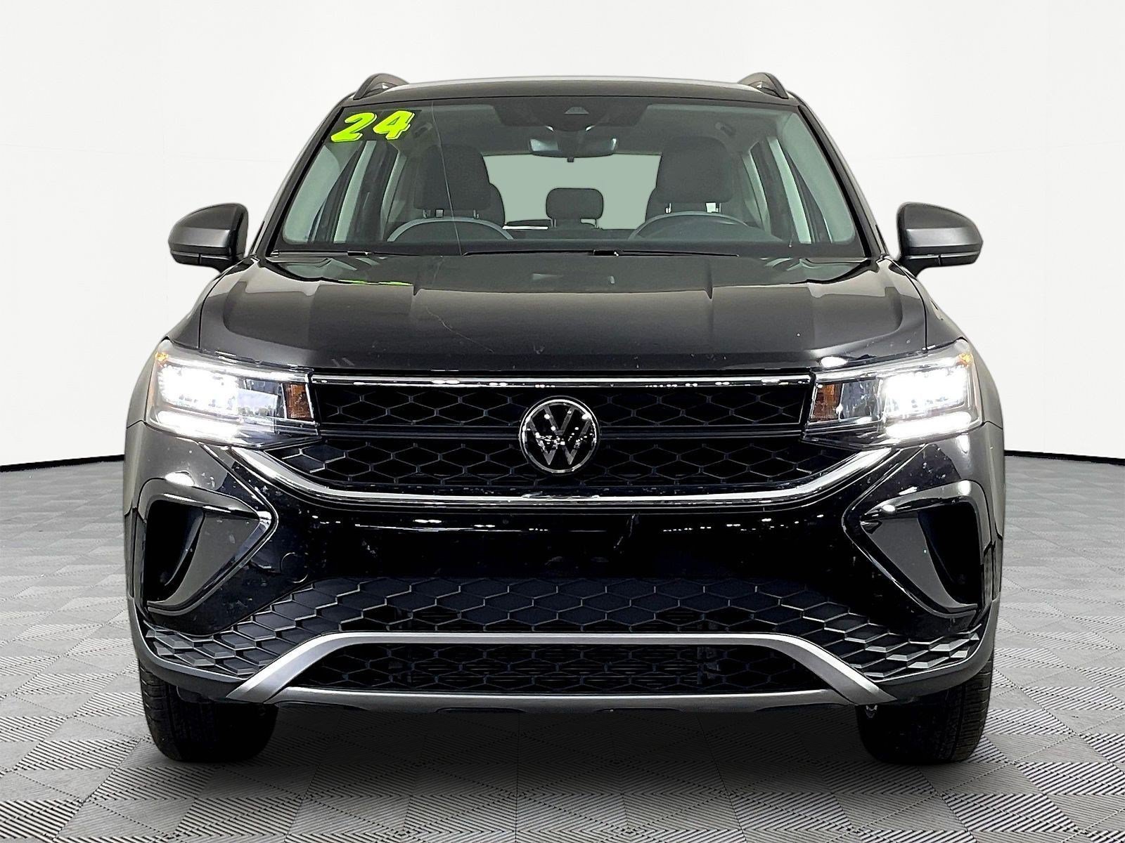 Used 2024 Volkswagen Taos S AWD/4WD image 2